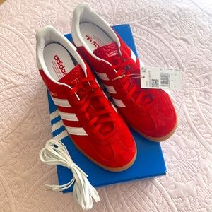 NWT Adidas Gazelle Sneakers Scarlet Red Gum Sole Size 8.5 US